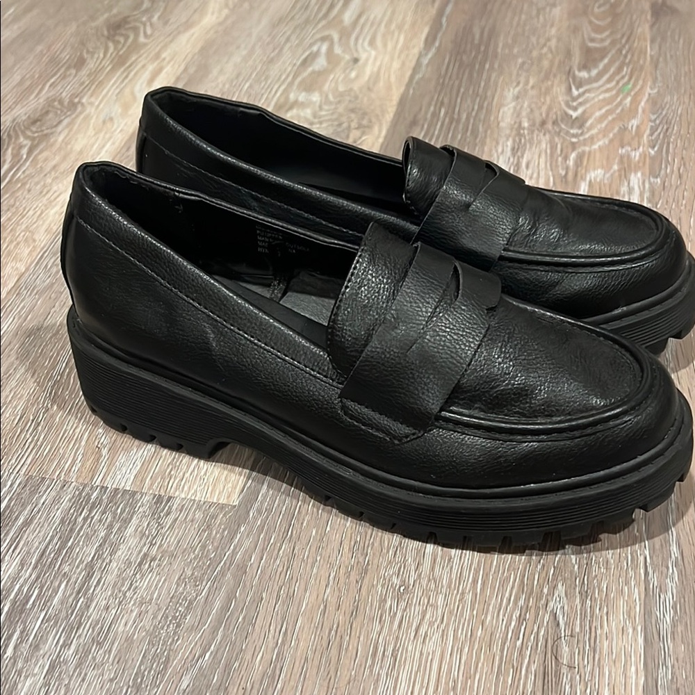 Sincerely Jules Black Leather Slip-On Loafers Minimalist Design